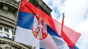Избори под напрежение: Сърбия гласува след месеци на протести